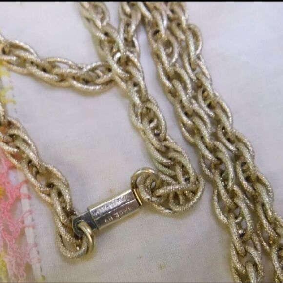 Designer Gold tone Chain Necklaces LOT of Four Chain Coventry Western Germany - Picture 5 of 10